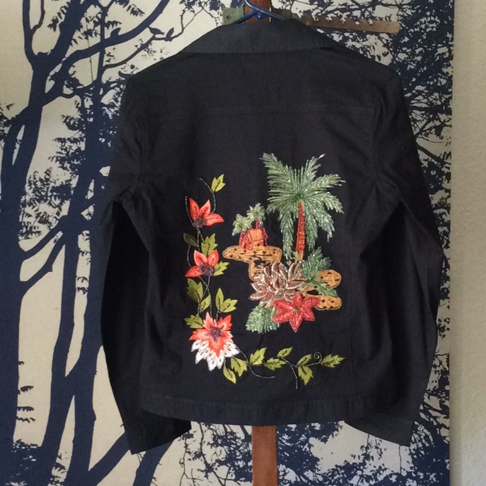 Dolce Apparel Jacket